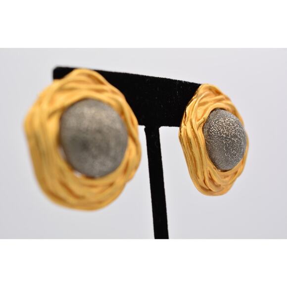 Vintage Clip On Earrings Brushed Gold Matte Brutalist Chunky Heavy 1980s BinAK - Picture 5 of 12